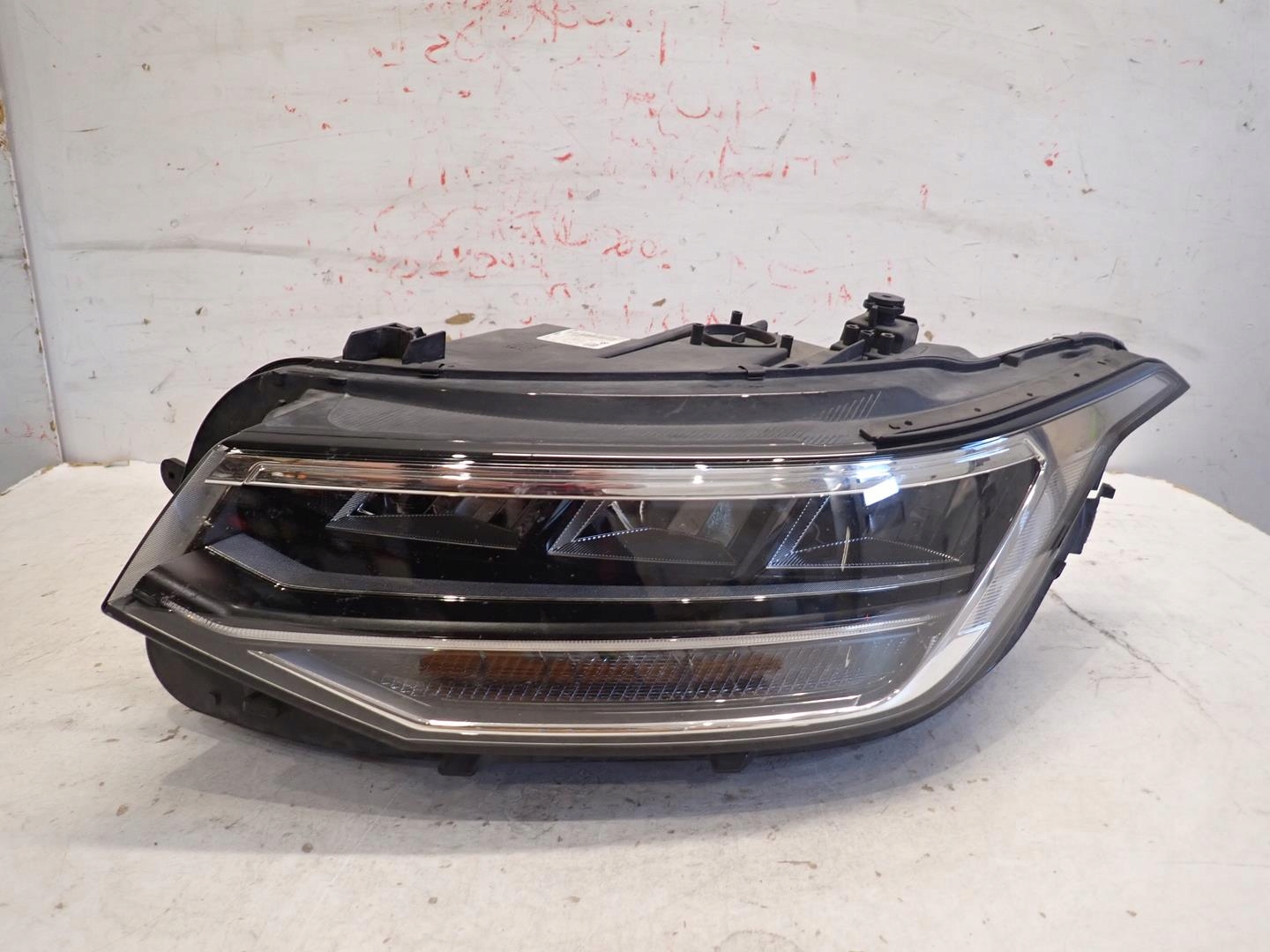 light front front left VW TIGUAN II LIFT 2020- FULL LED 5NB941035G