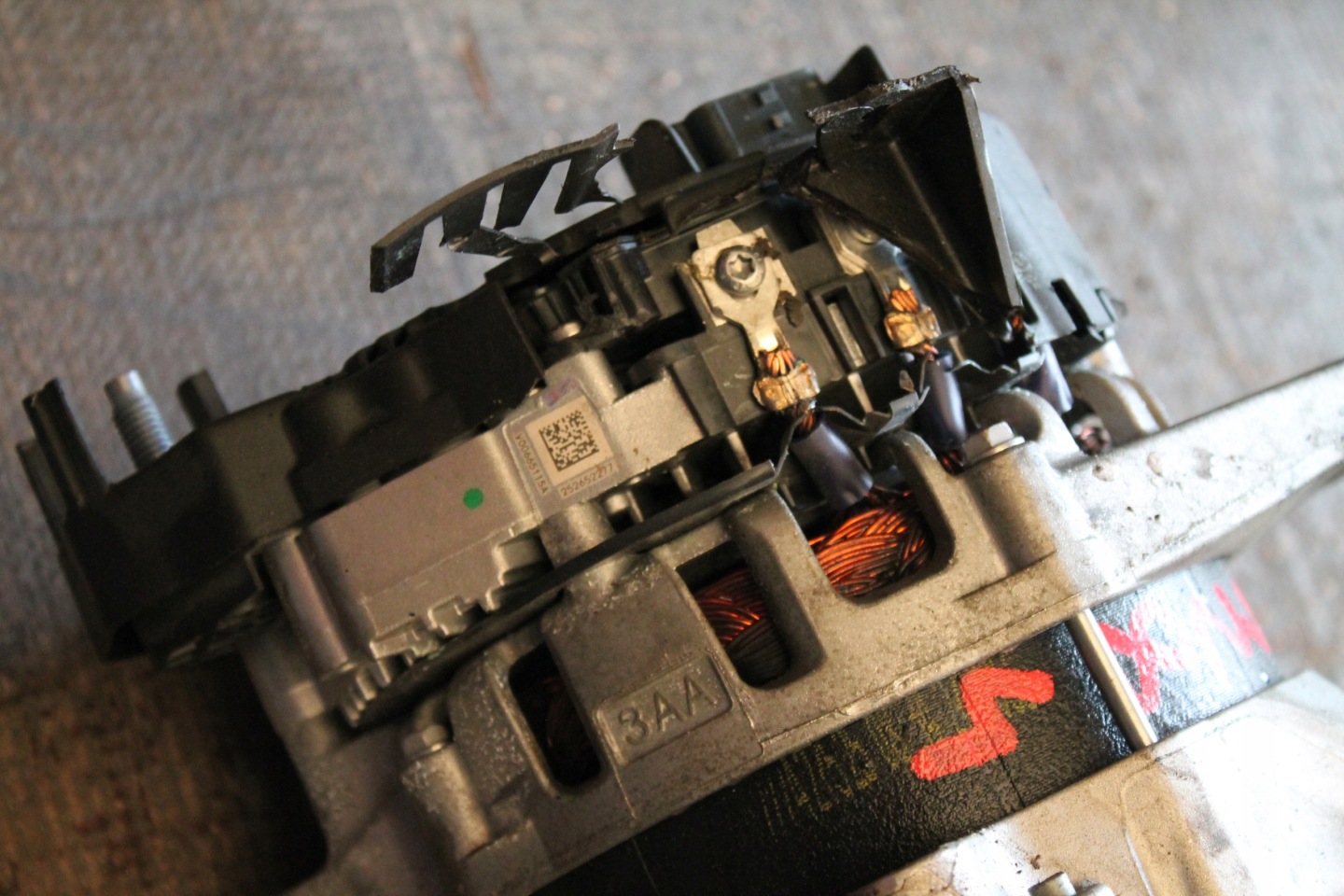 4284. ALTERNATOR NISSAN RENAULT 2310A8238R