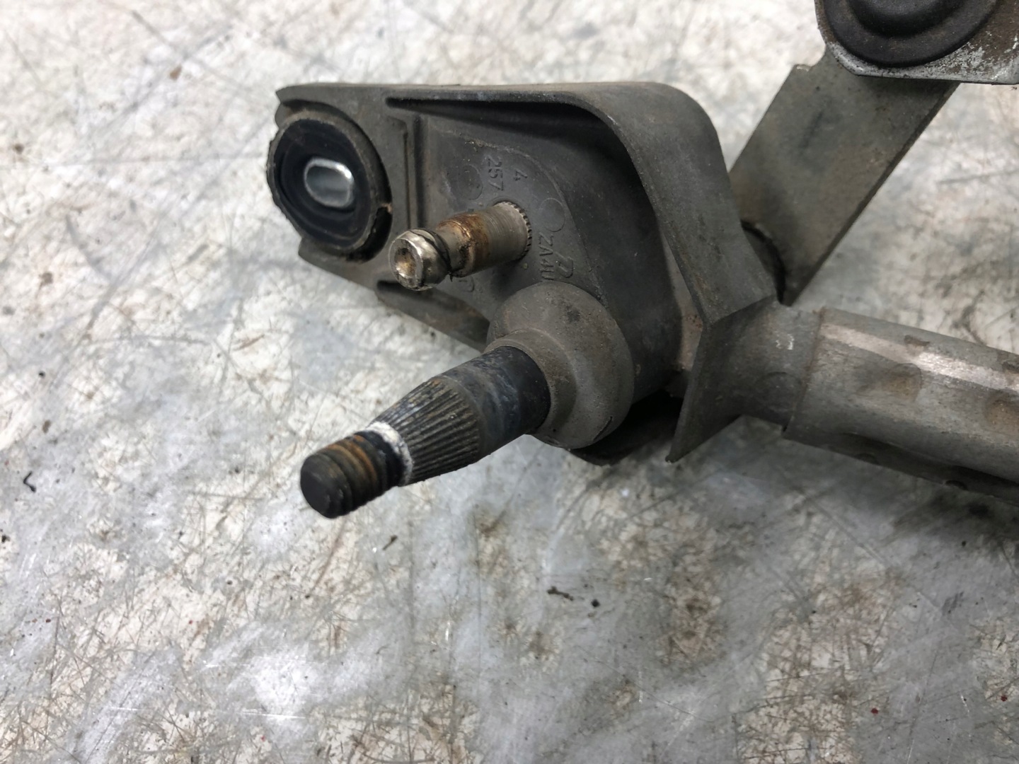 wiper mechanism front TOYOTA AYGO and