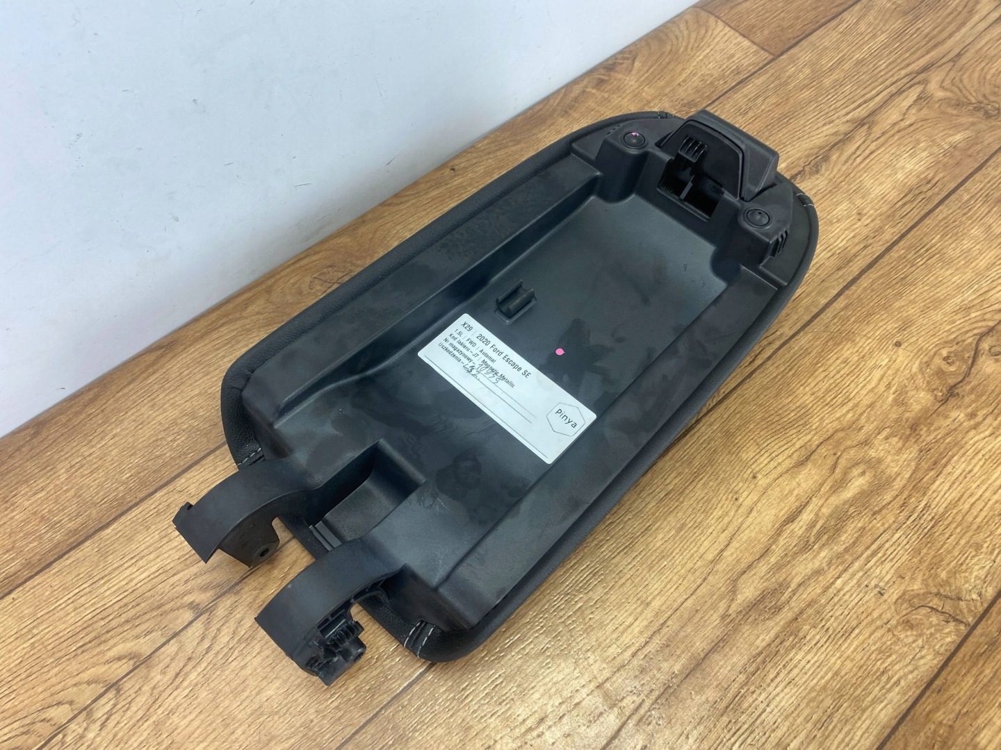 bracciolo consolle Ford Escape IV 2020+