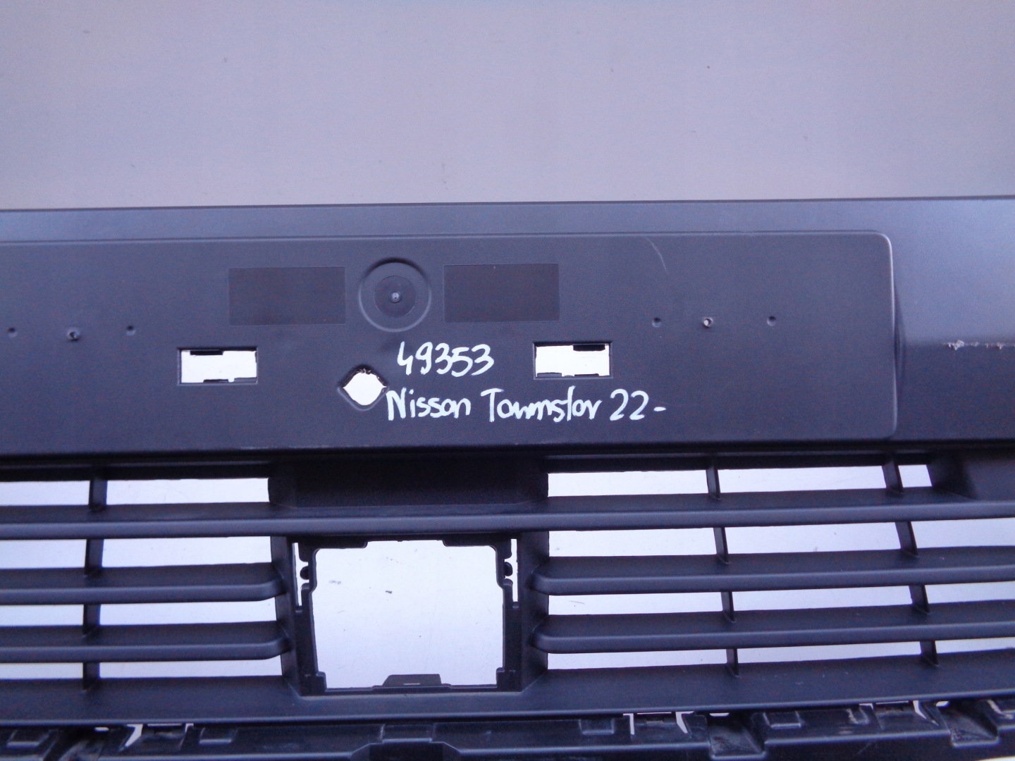 front bumper NISSAN TOWNSTAR 22- NR 49353