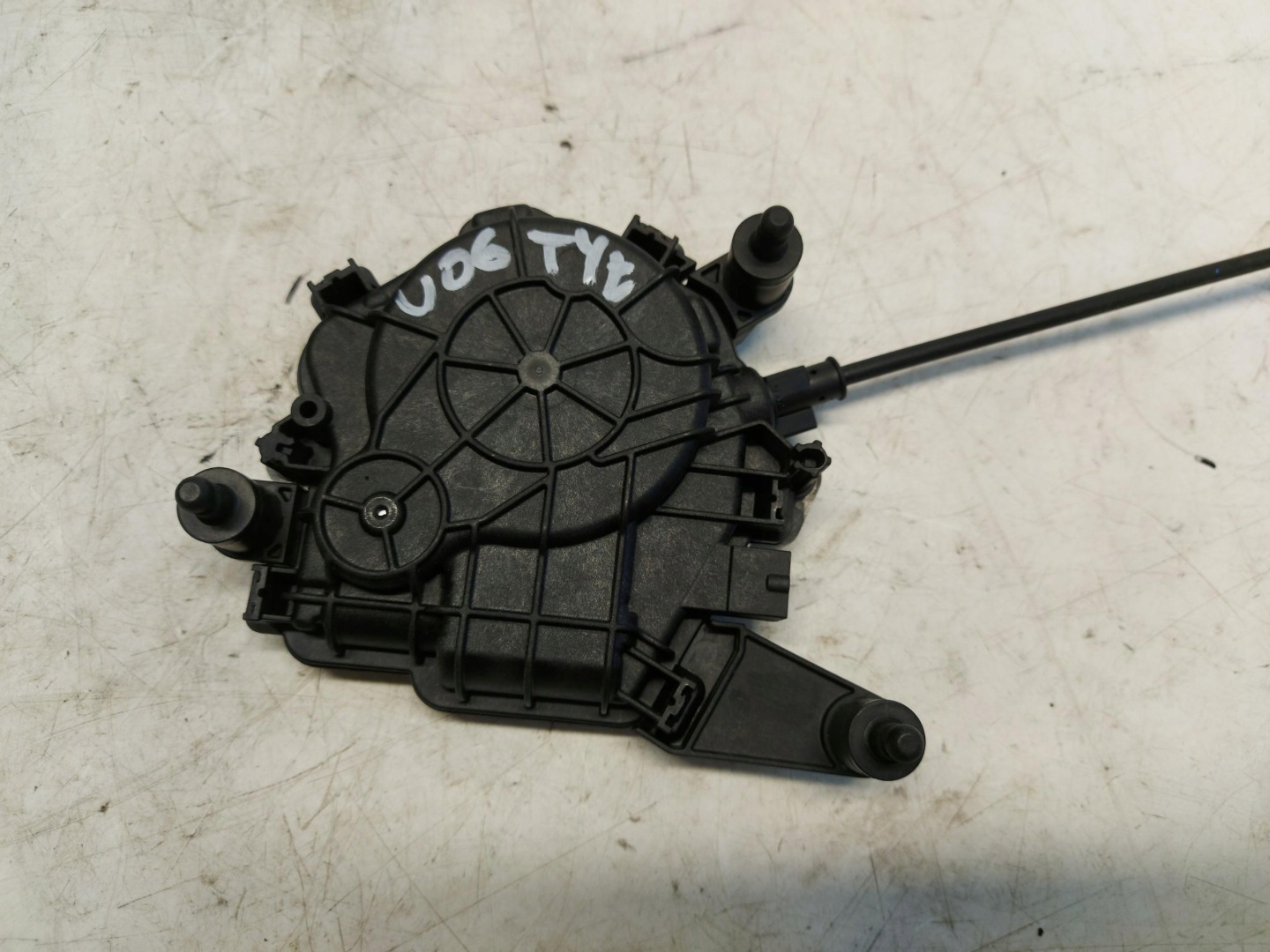 BMW U06 220d lock bonnet boot DOCIAG KOMPLET 7464411