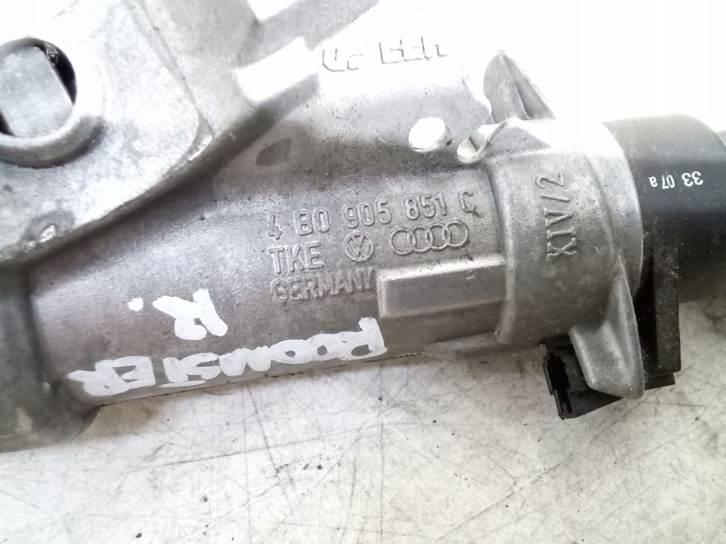 Skoda Roomster ignition + key key 4B0905851C