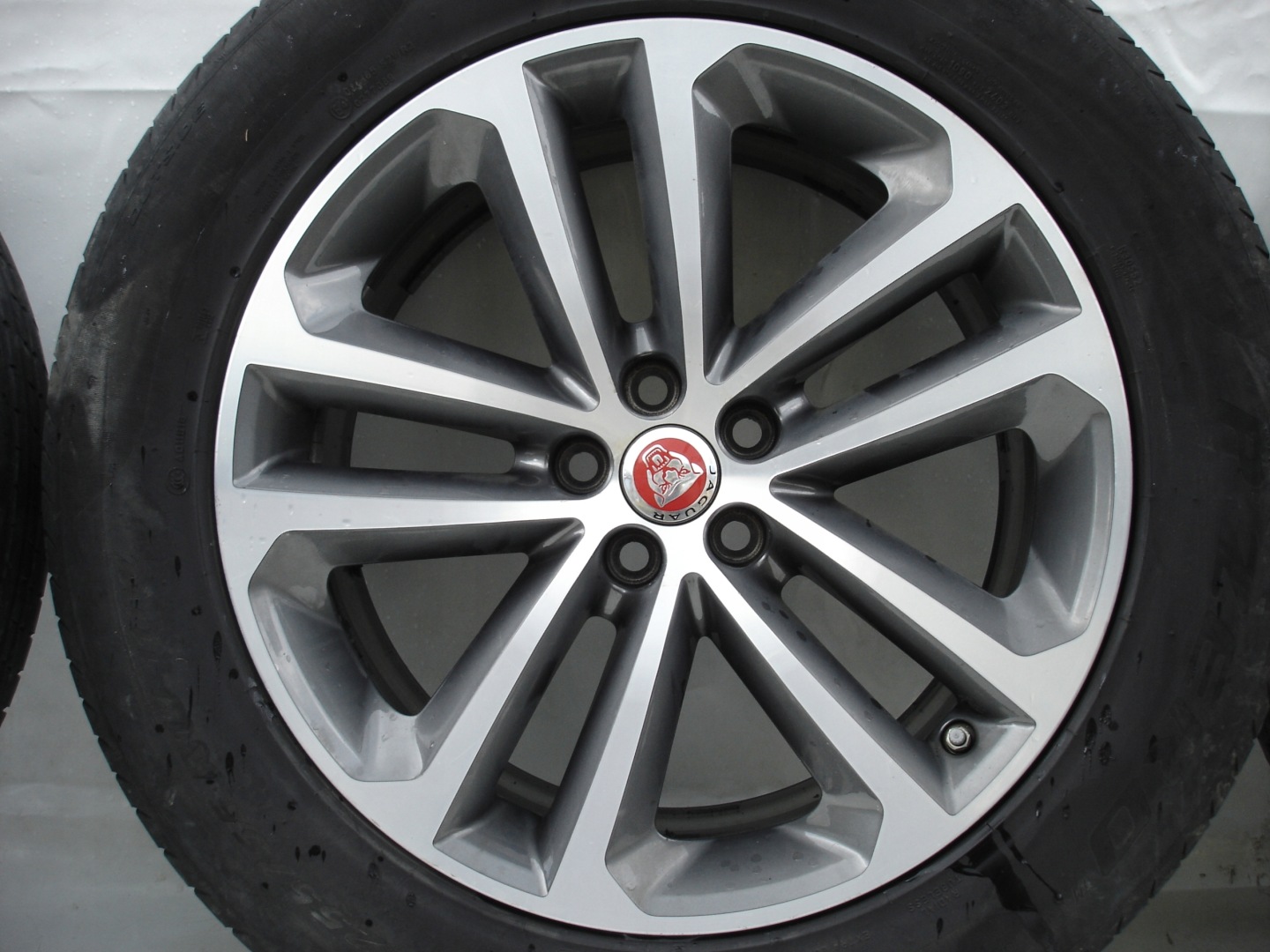 JAGUAR F-PACE CERCHI ruote 255/55/19