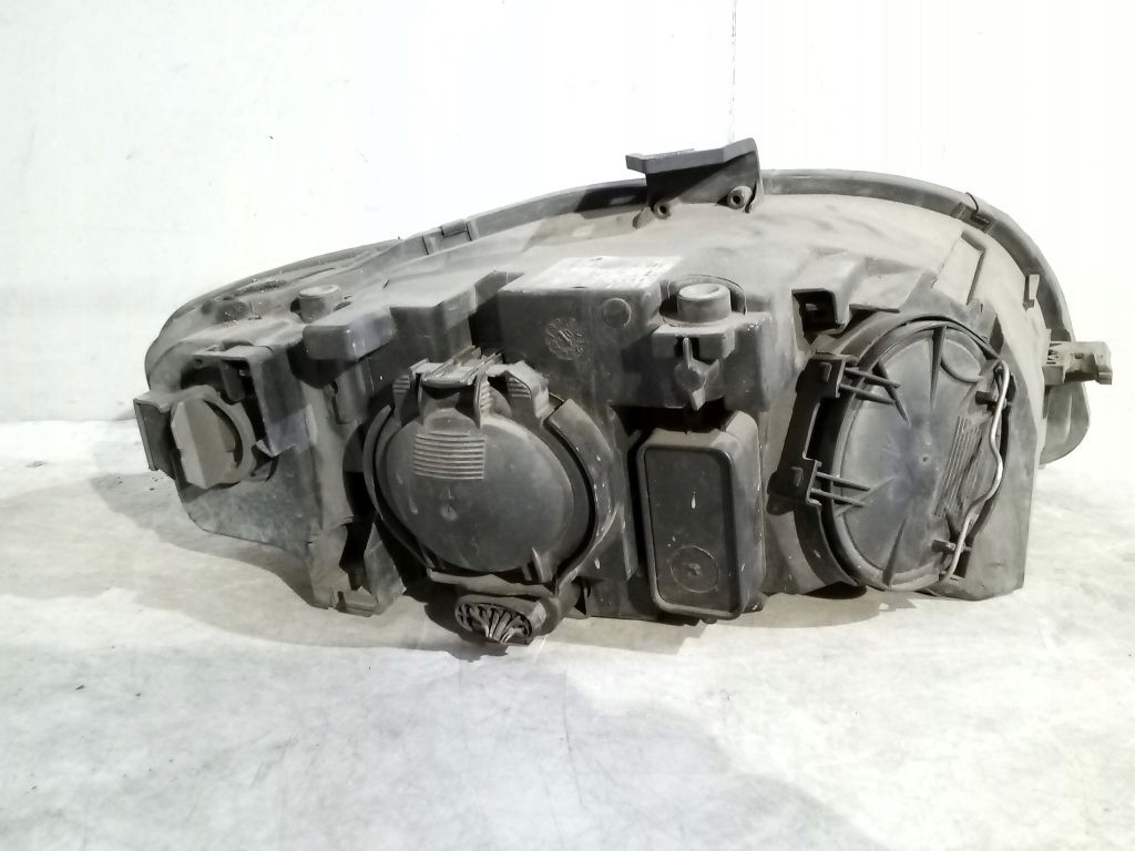 Audi A4 B7 light left front front 8E0941003AJ