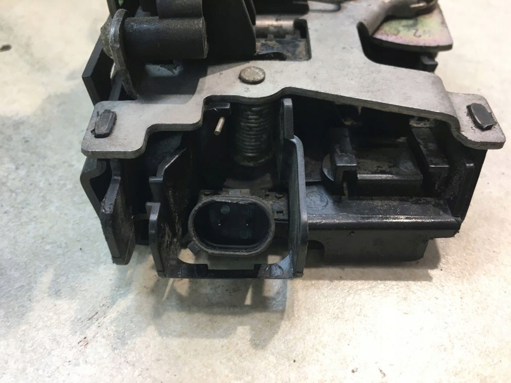lock door left rear part CORDOBA II 3B4839015 2 PIN