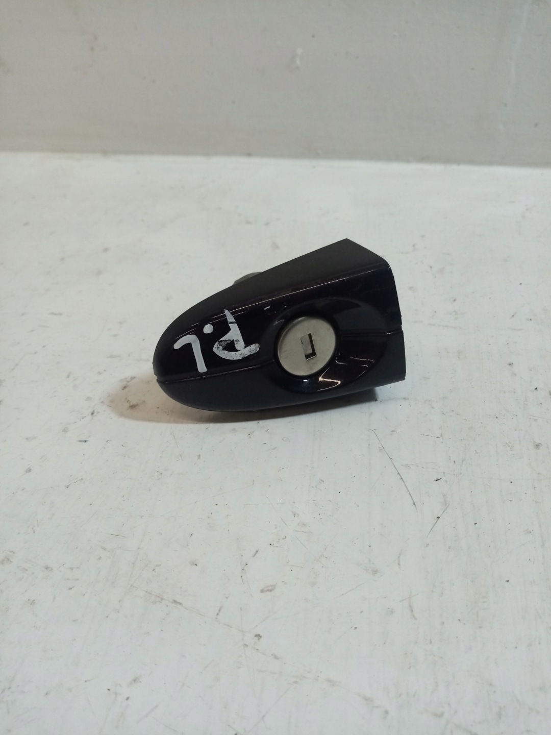 handle left front exterior FORD MONDEO MK 4 6M21-U22404-BC