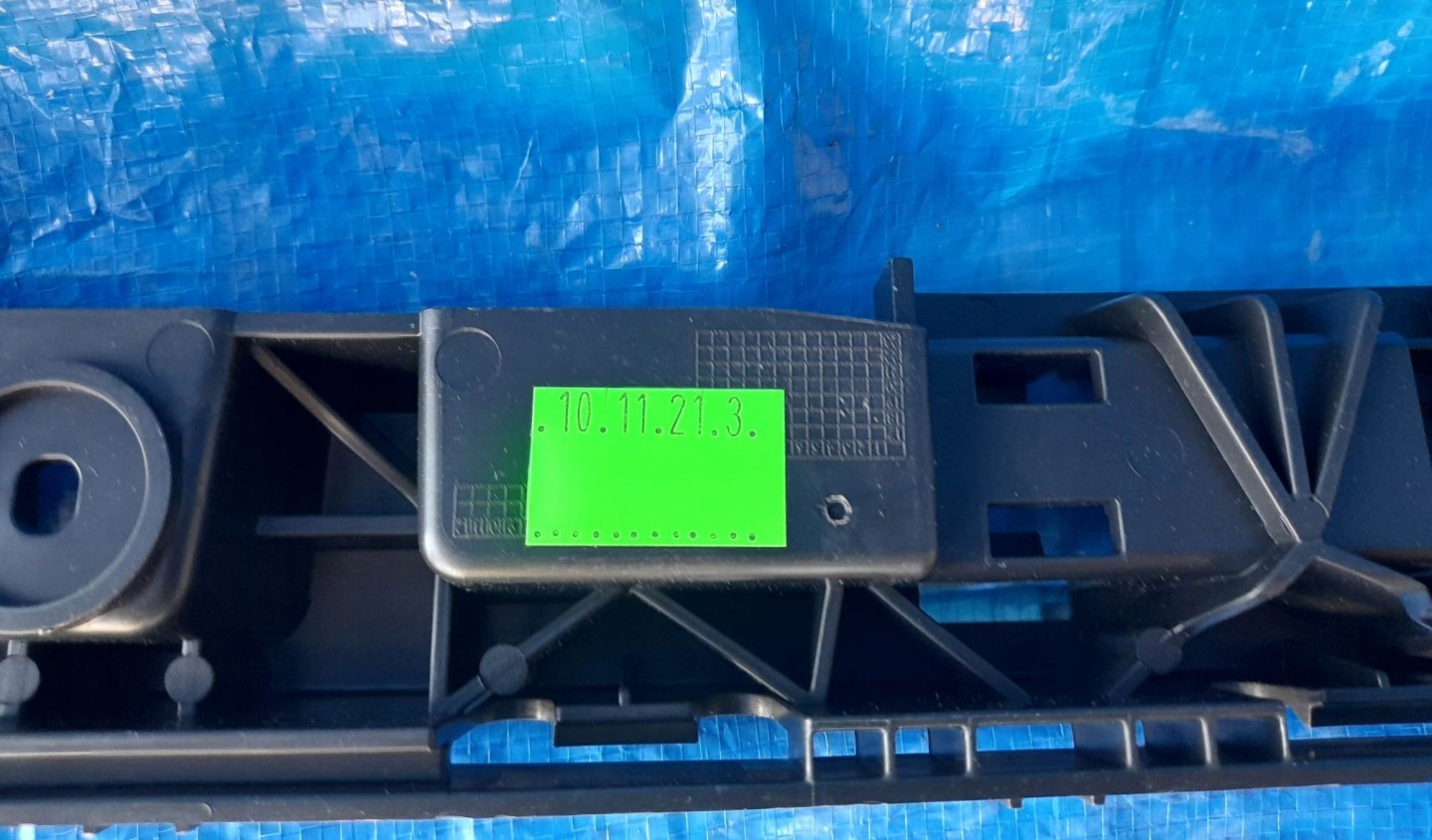 bumper bracket AUDI A1 82A807863
