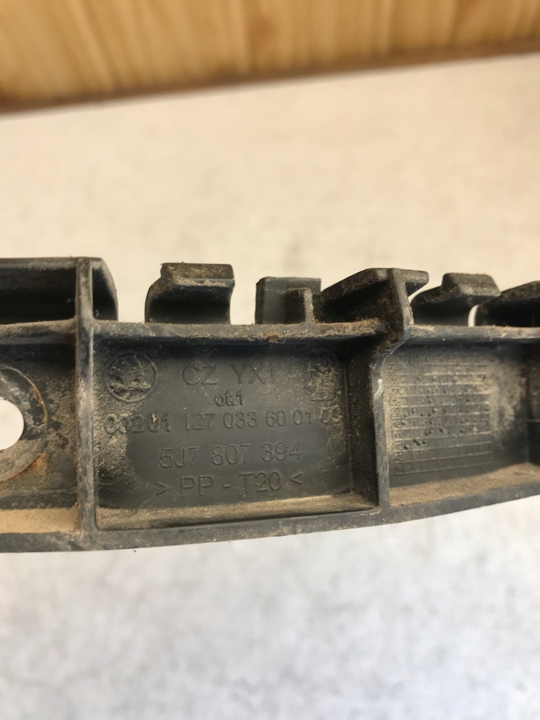 bumper bracket right rear part ROOMSTER 5J7807394