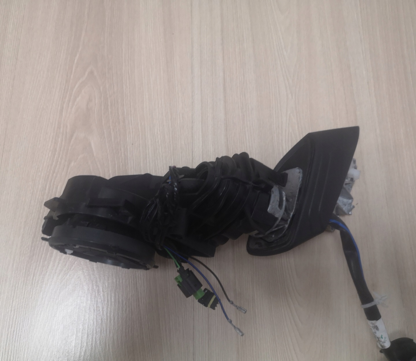 VW ID.3 mirror left SKLADANE support 9 PIN EUROPA