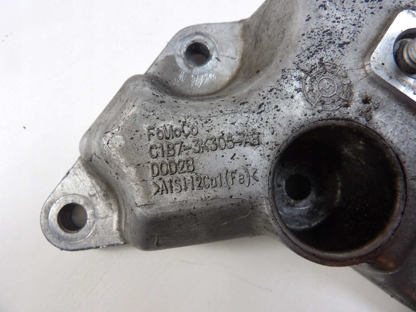 FORD FIESTA MK7 1.O EB Support Demi axe