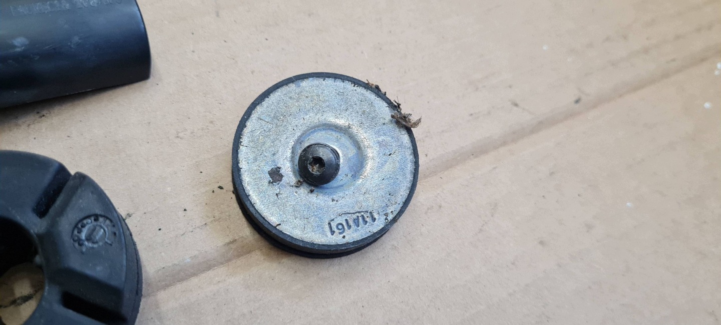 A7 4G bracket hook holder radiator 4G0805201 A6 C7 4G