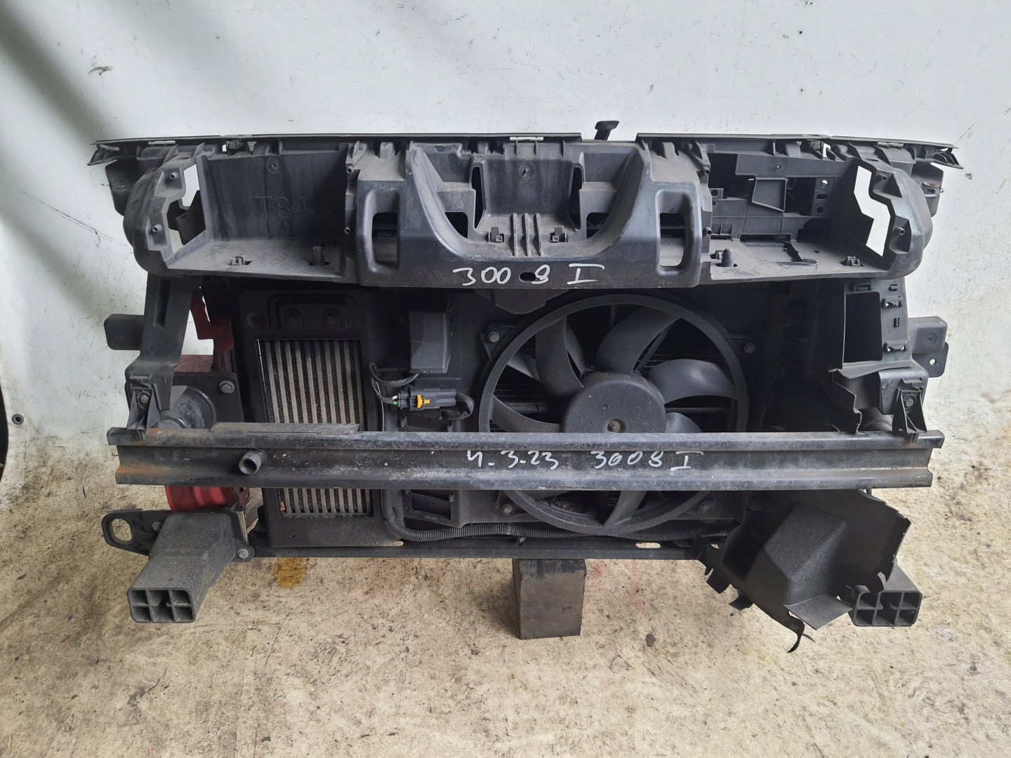 PEUGEOT 3008 and T84 09-16 support panel for radiators HDI