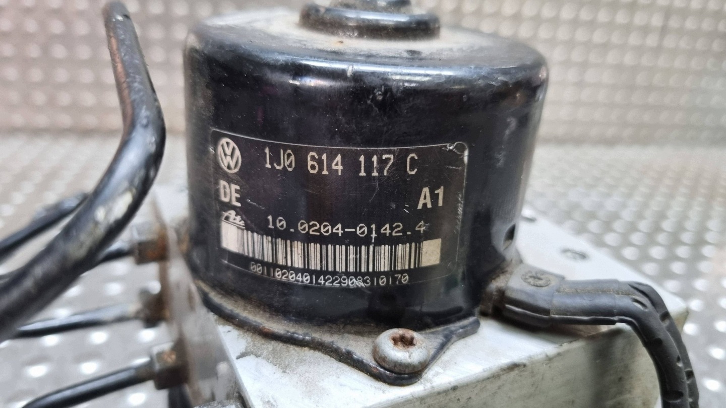 pump control unit ABS 1J0907379G 1J0614517C VW GOLF IV BORA A3 8L TOLEDO II