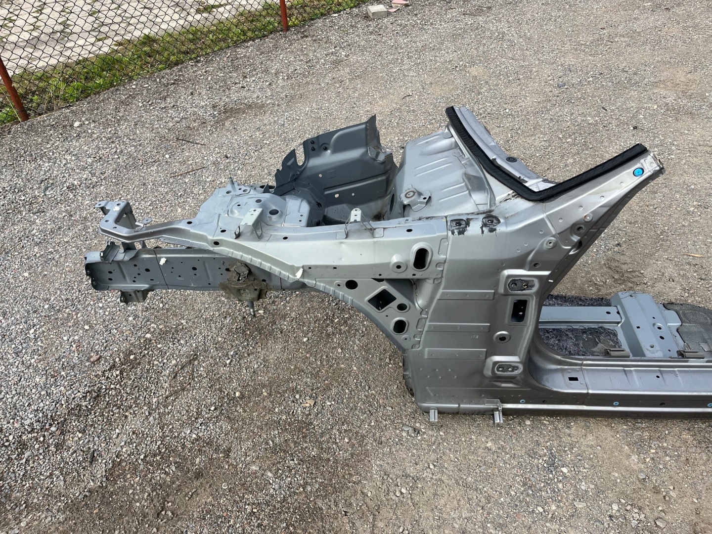 quarter quarter front left fartuch placement Nissan 370z 2009
