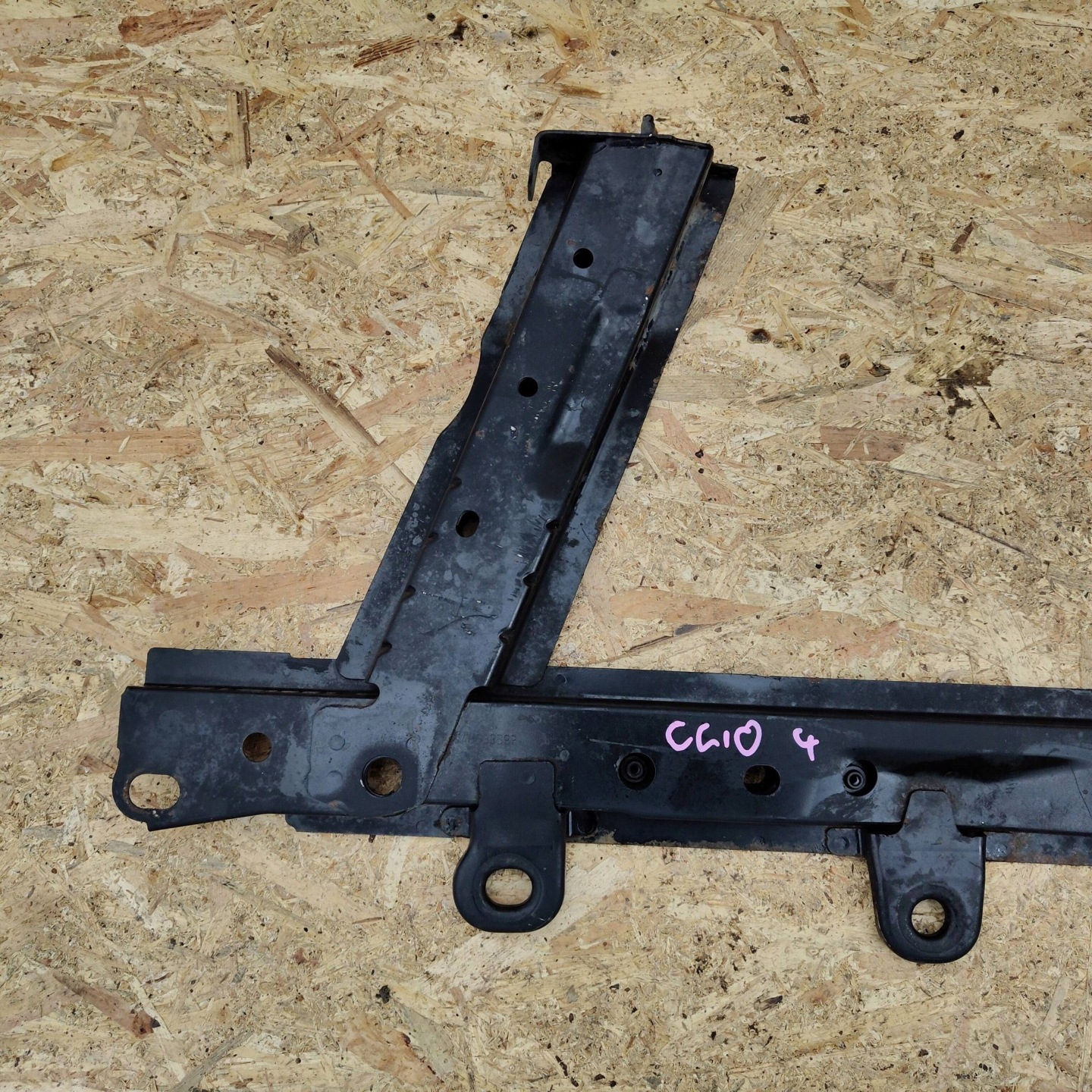 lower holder radiator front Renault Clio IV A39140292F