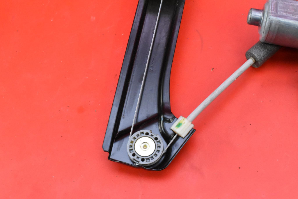 window regulator right front EU 5Q0959802B SKODA SUPERB 3 III HB 15-20