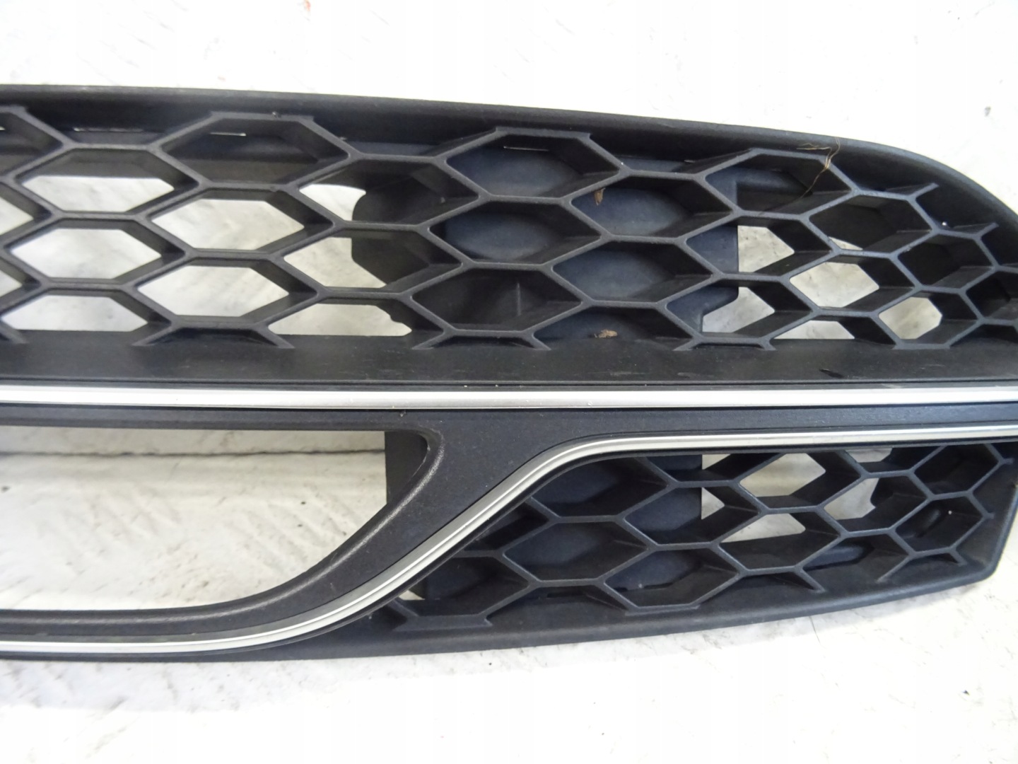 grid of a bumper front front left AUDI A3 8V RS3 S-LINE 8V3807151A