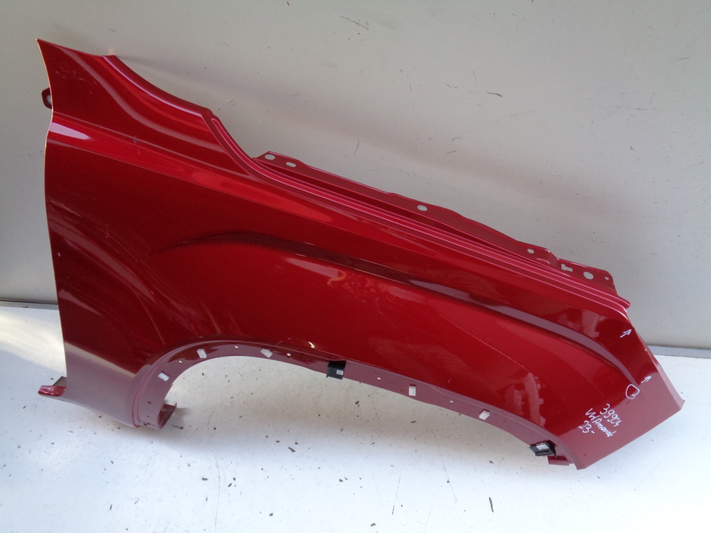 fender right front VW AMAROK 23- NR 39904