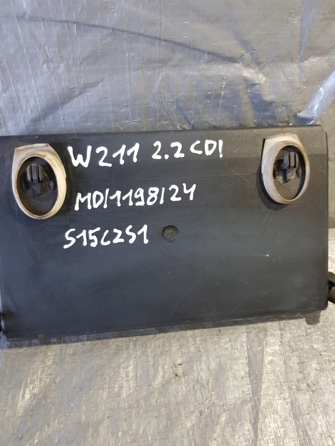 Mercedes-Benz W211 2.2 CDI module door left front OE 2118208385