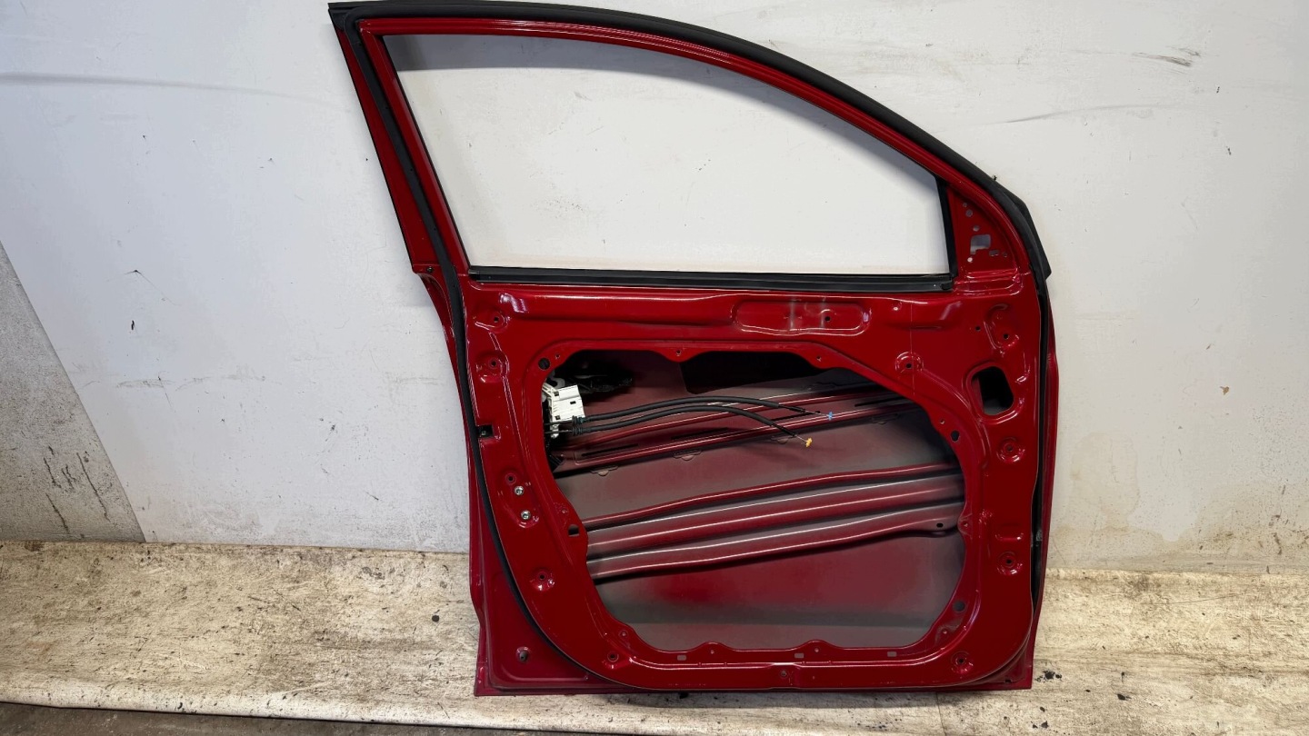 HYUNDAI TUCSON III door left left front front PR2 15-18