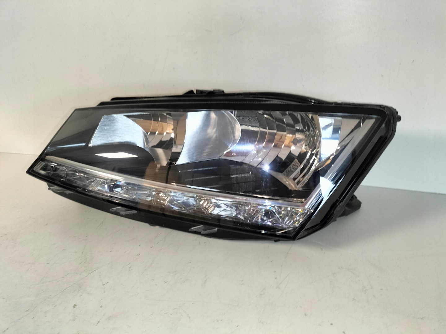 light front reflektor left SKODA FABIA III LIFT 18