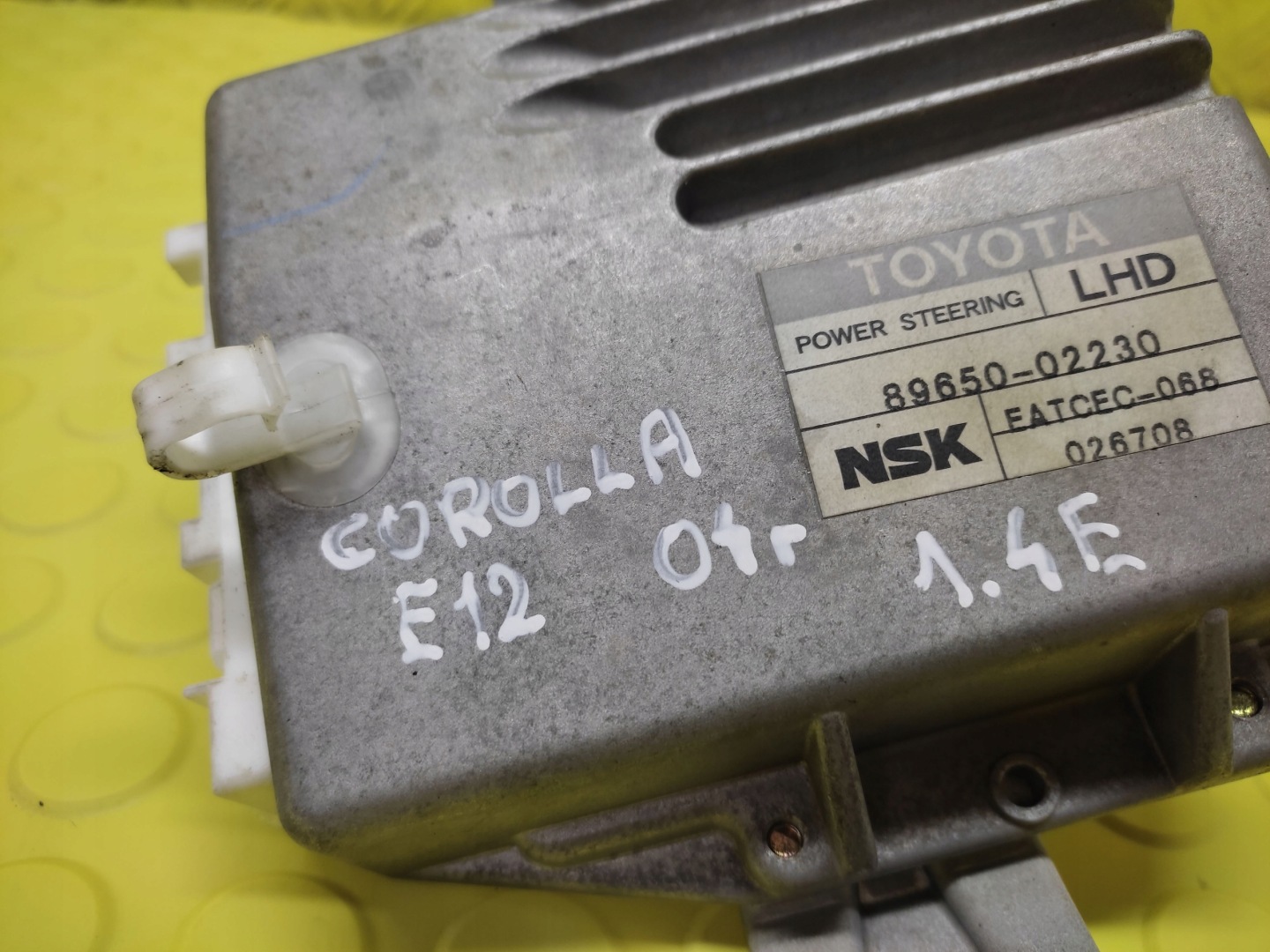 TOYOTA COROLLA E12 modul der Lenkung 8965002230