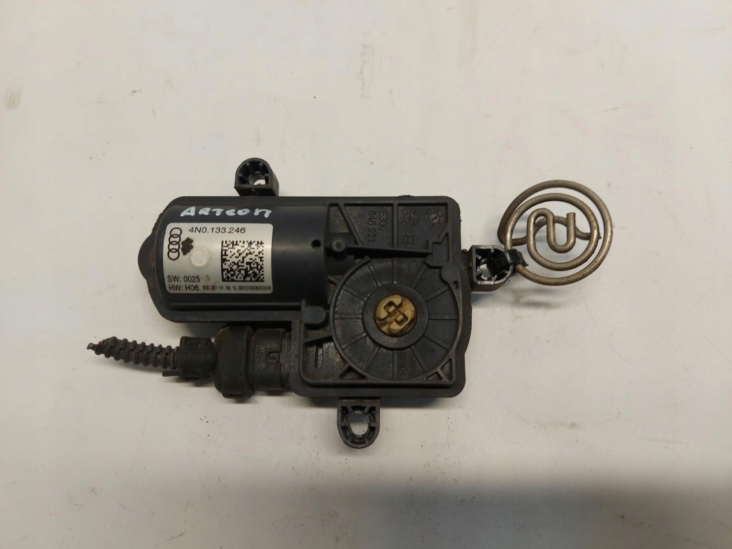 VW Arteon 3G8 2018r motor výfuku 4N0133246