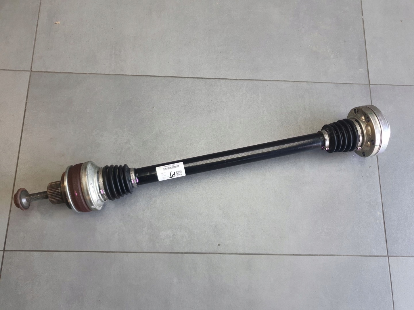 Audi Q8 semi-axis right rear part rear 4M0501203D