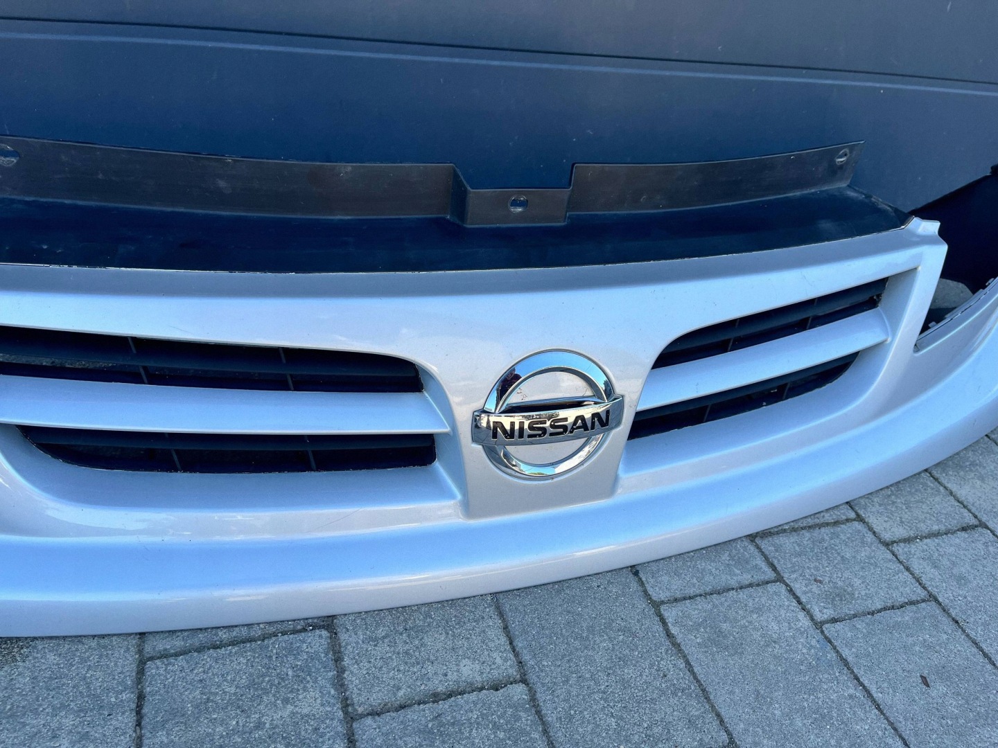 grille radiator (grill) front NISSAN PRIMASTAR 623100250 @M
