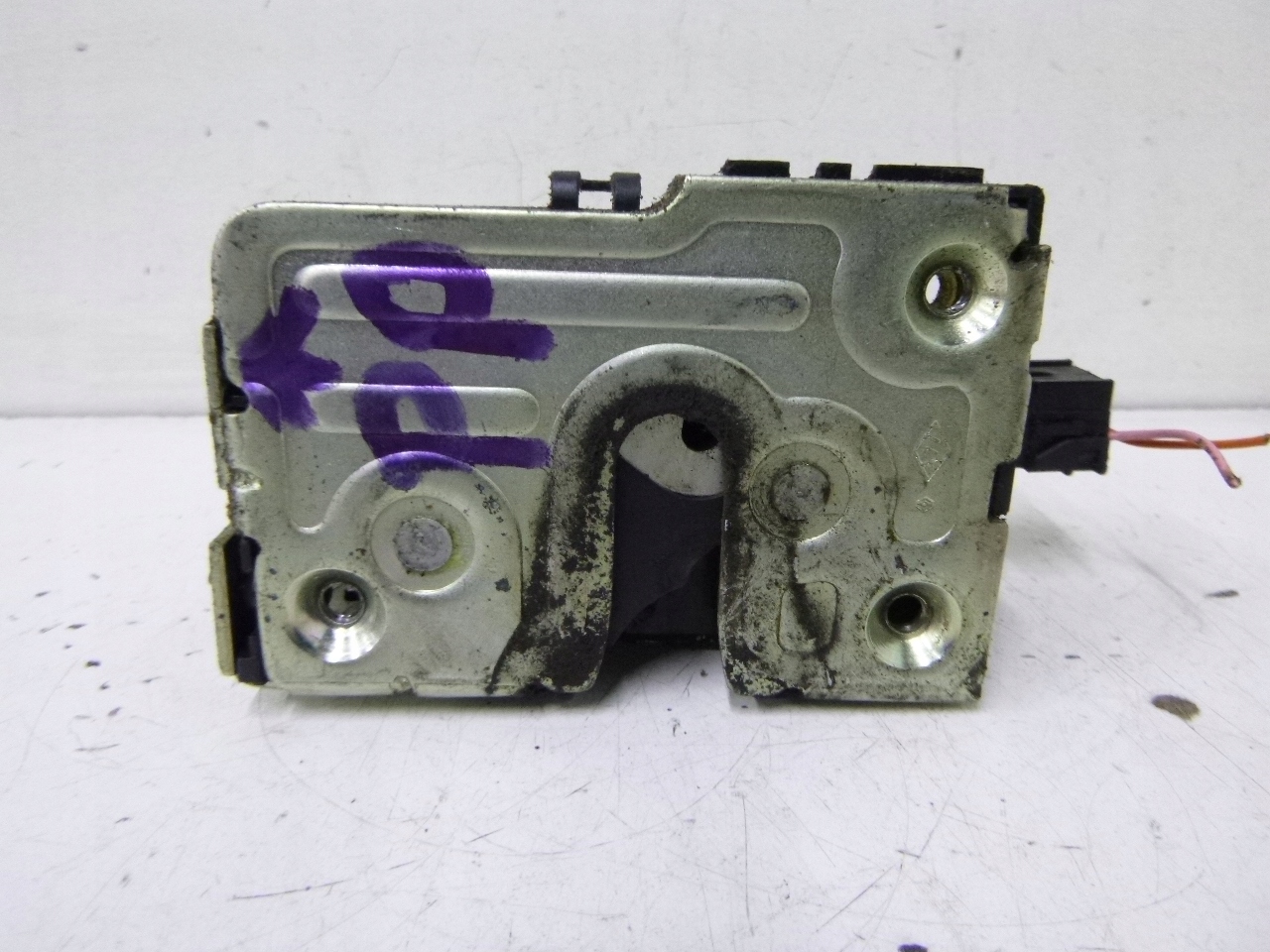 lock door front right Dacia Logan 2005r.
