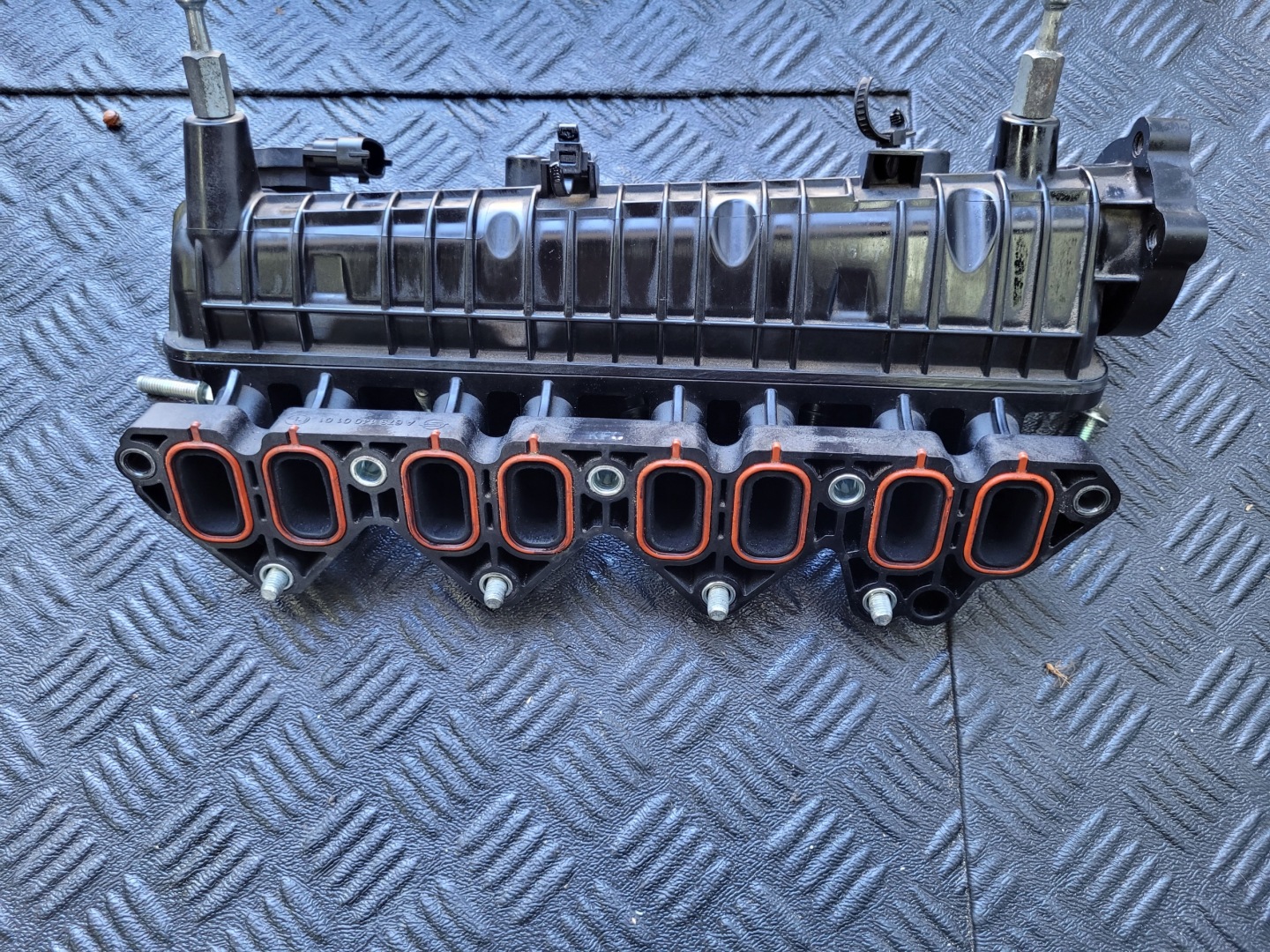 intake manifold A6731400101 SSANGYONG TIVOLI 1.6 D