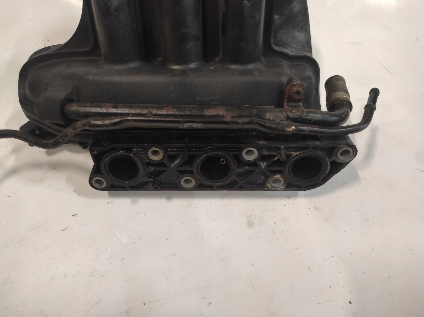 Fabia and 1.2 6V 03D129766L intake manifold dolotowy