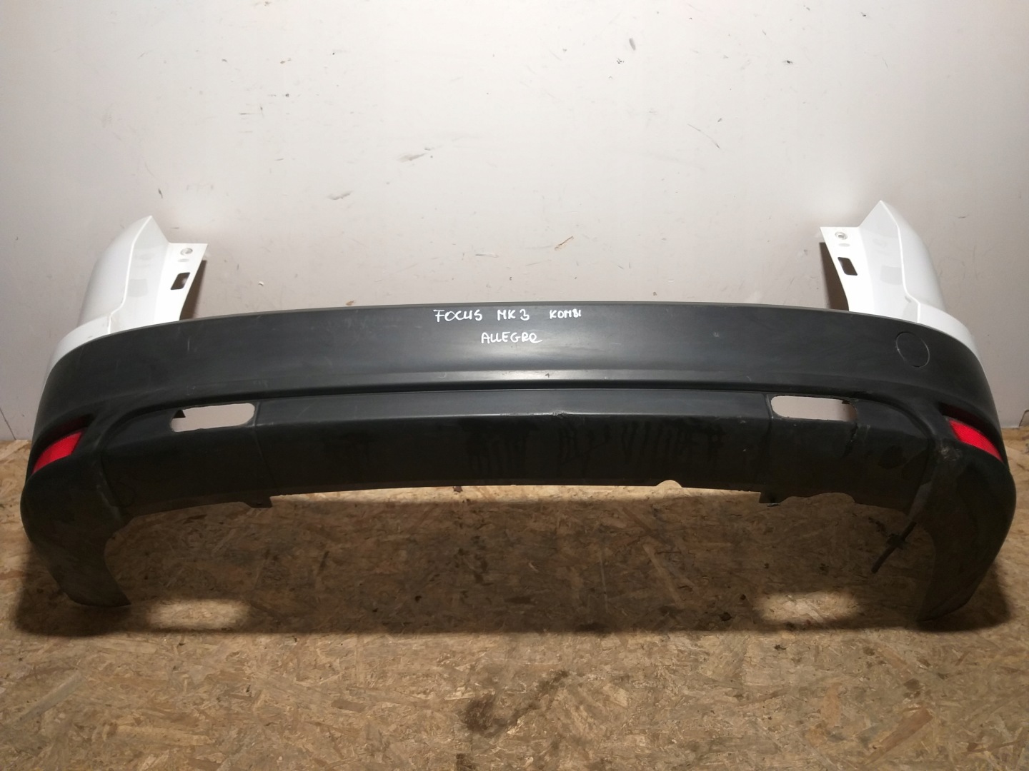 Stoßstange heck Ford Focus MK3 Kombi