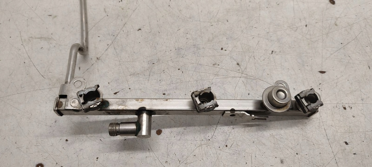 Rampe injection Mercedes W203 LIFT 3,0 V6