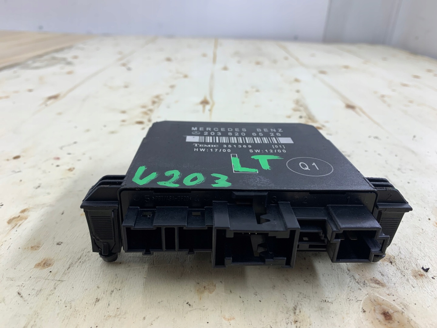 MERCEDES W203 module door left rear part 2038206526