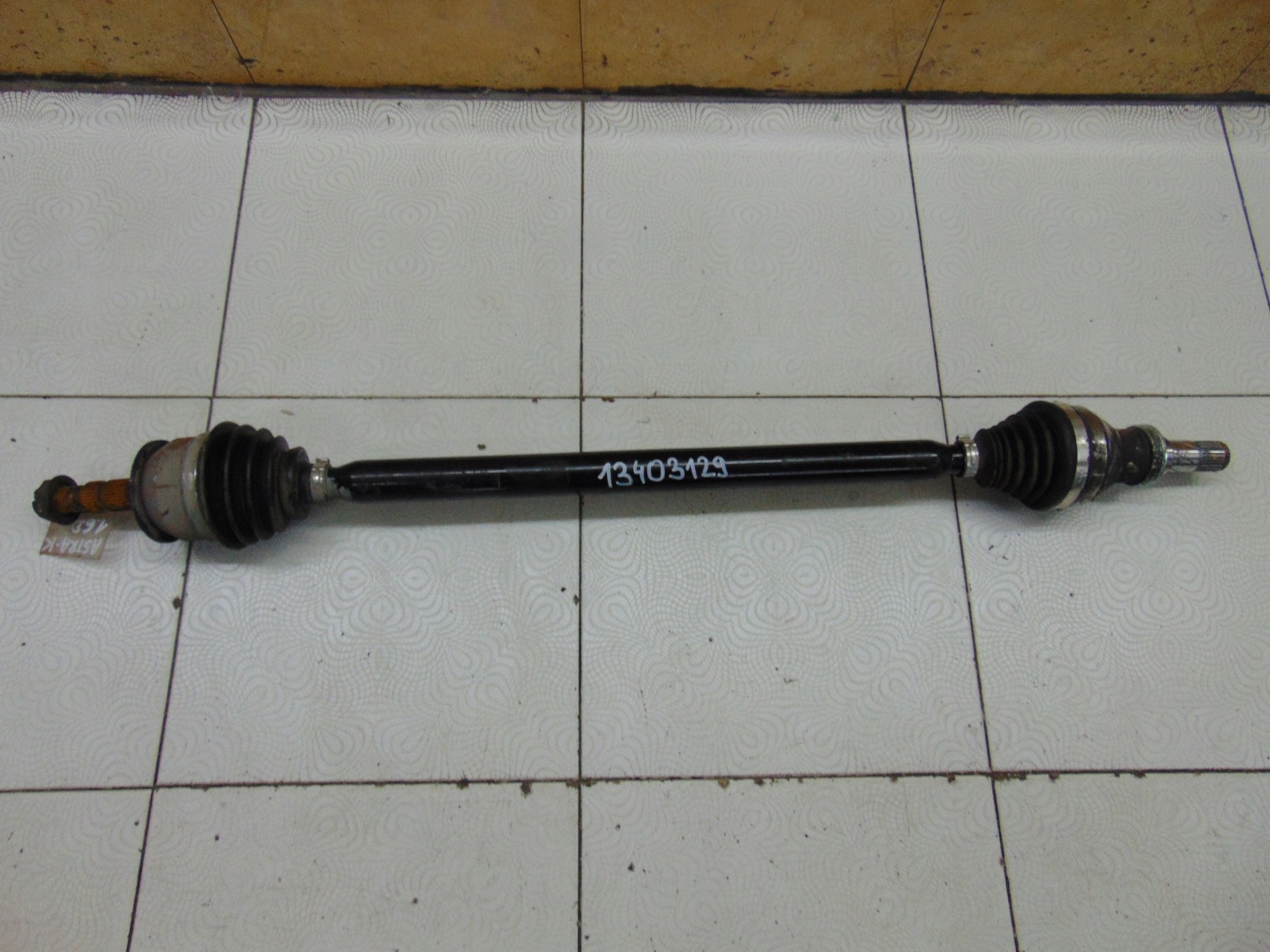 PÓŁOŚ PRAWA OPEL ASTRA V K 1.6D 13403129