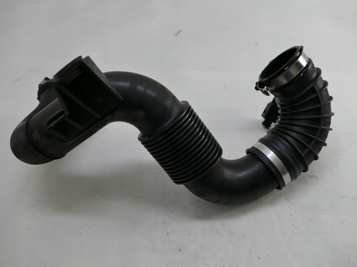 AUDI A8 D3 LIFT 4.2 TDI wiring air pipe