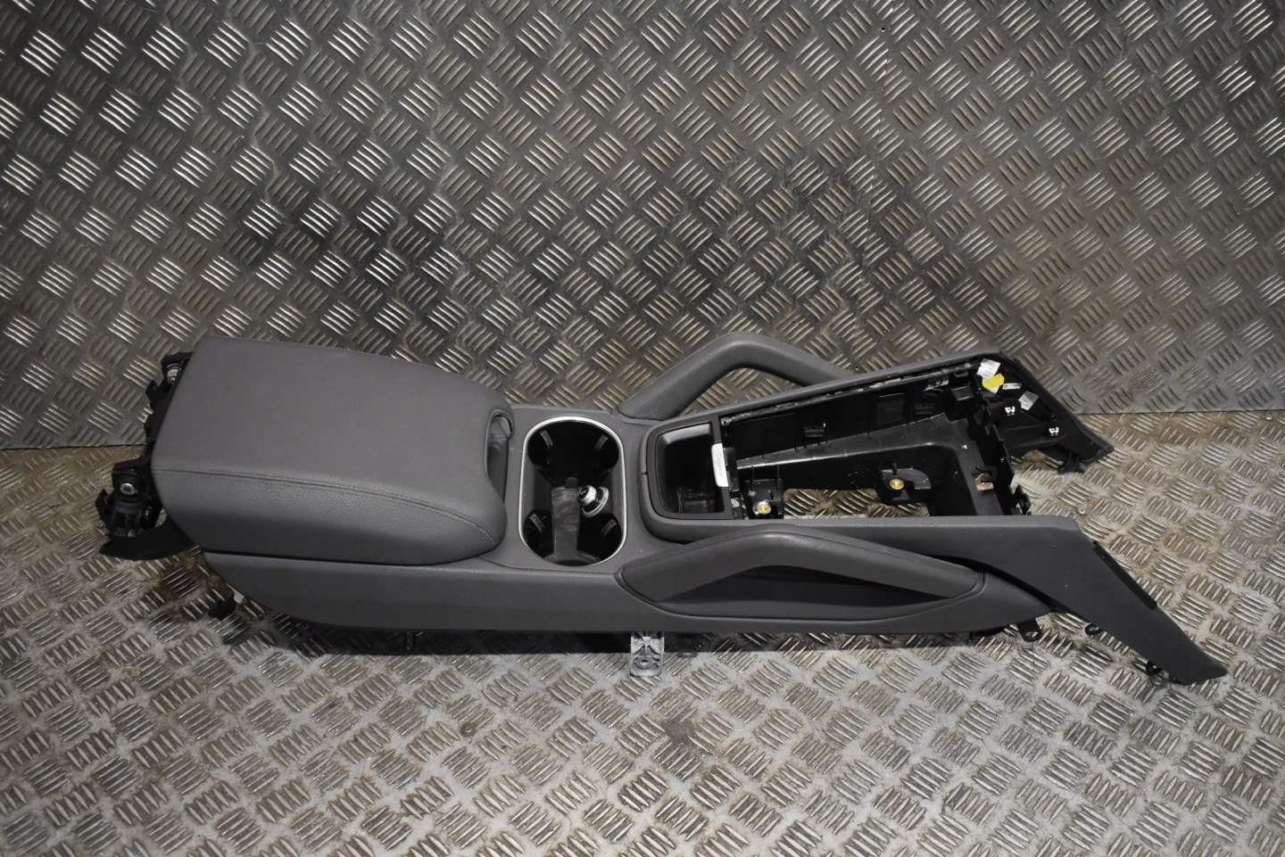 IDEALNY armrest TUNEL grey PORSCHE CAYENNE 9Y 1