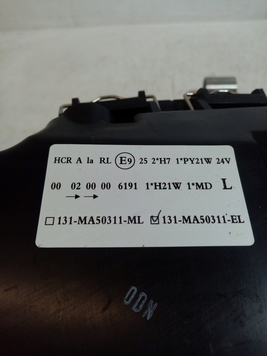 light left front MAN TGS 131-MA503-11-EL