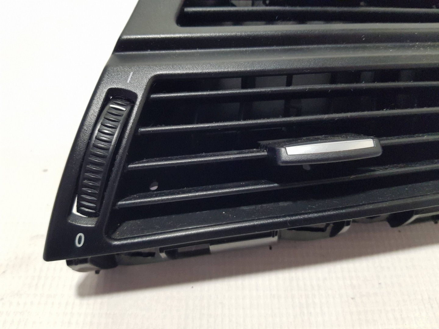 grid air conditioning devices side of the dashboard right side BMW X5 E70 9227768
