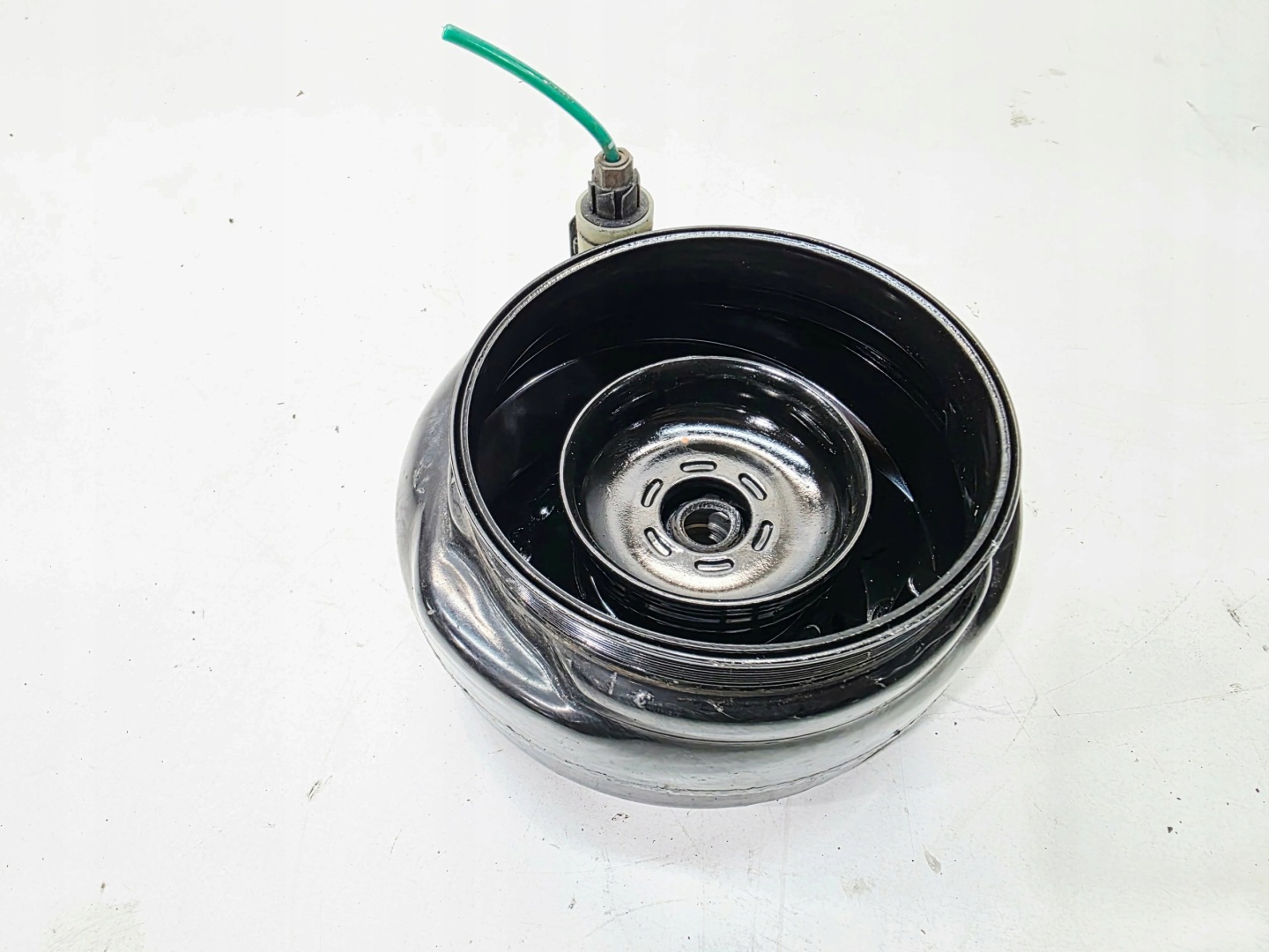holder upper of a shock absorber right front AUDI Q5 FY 309515501D