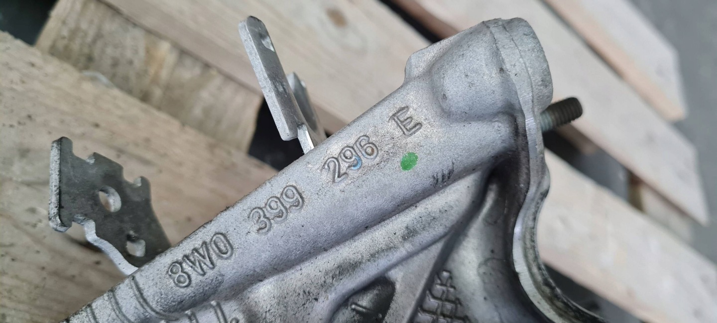 A5 8W LIFT support holder SANEK right right front 8W0399296E A4 B9