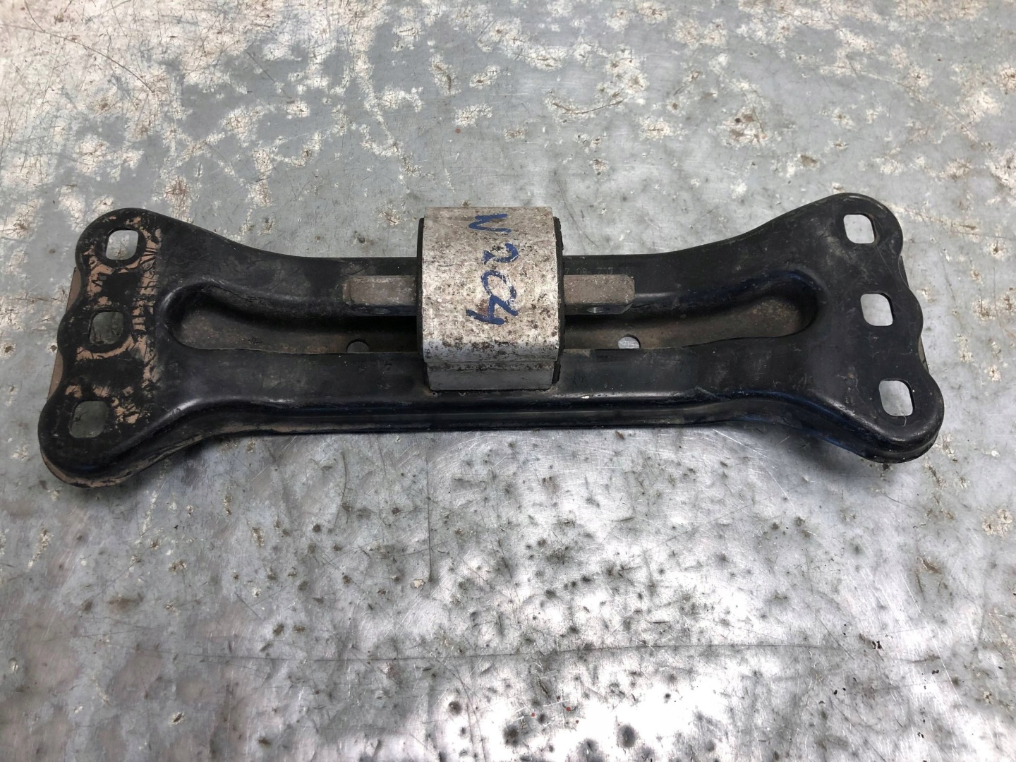 support gearboxes MERCEDES W204 2042420501