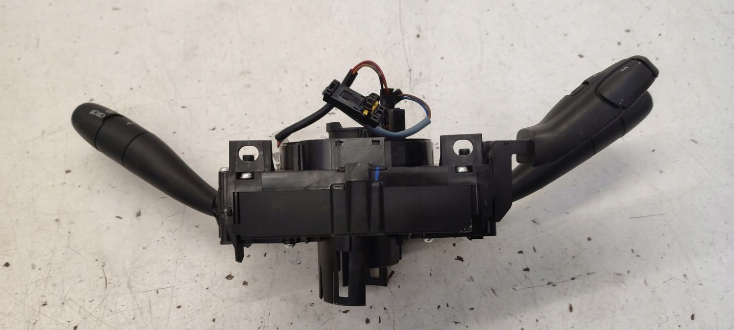 steering wheel levers and controls ring zwijak Peugeot 207 CC
