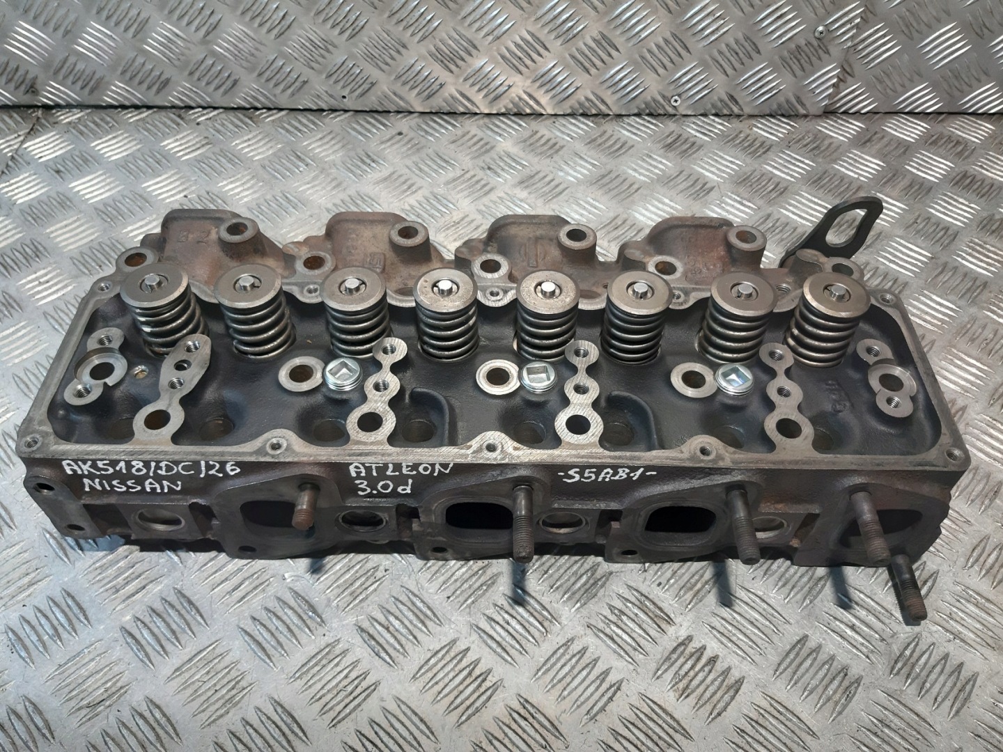 testata motore NISSAN ATLEON 3.0D