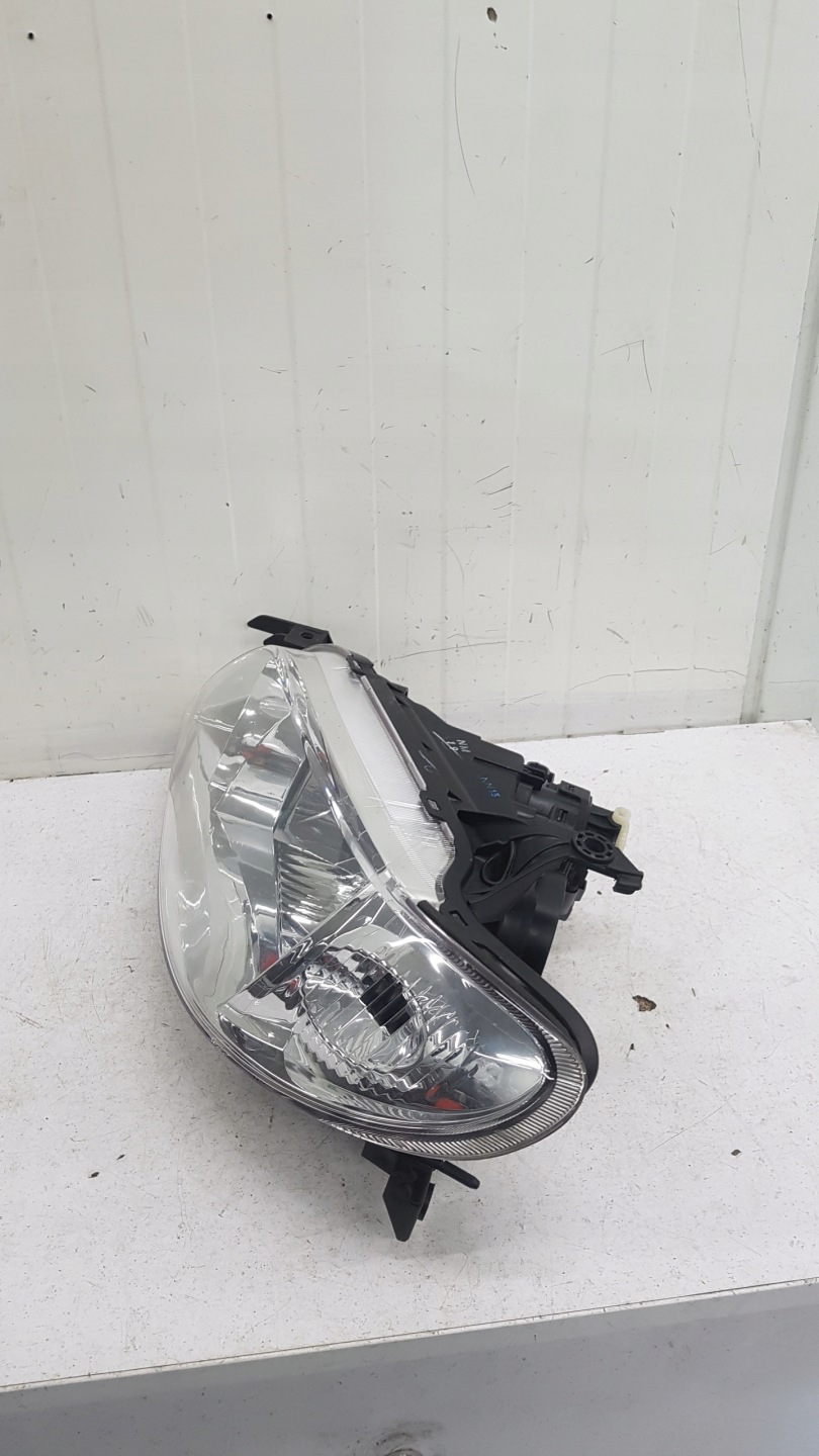light left front MAZDA 323 F