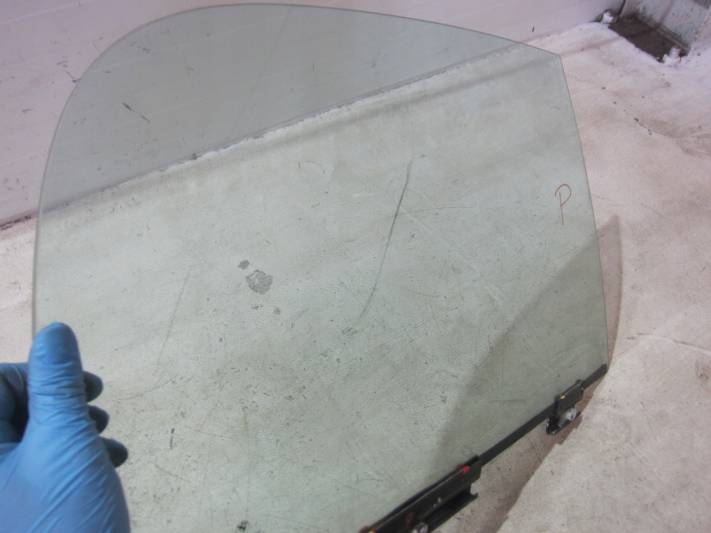 BMW Z3 E36 front right door window right front 51328397628 8397628