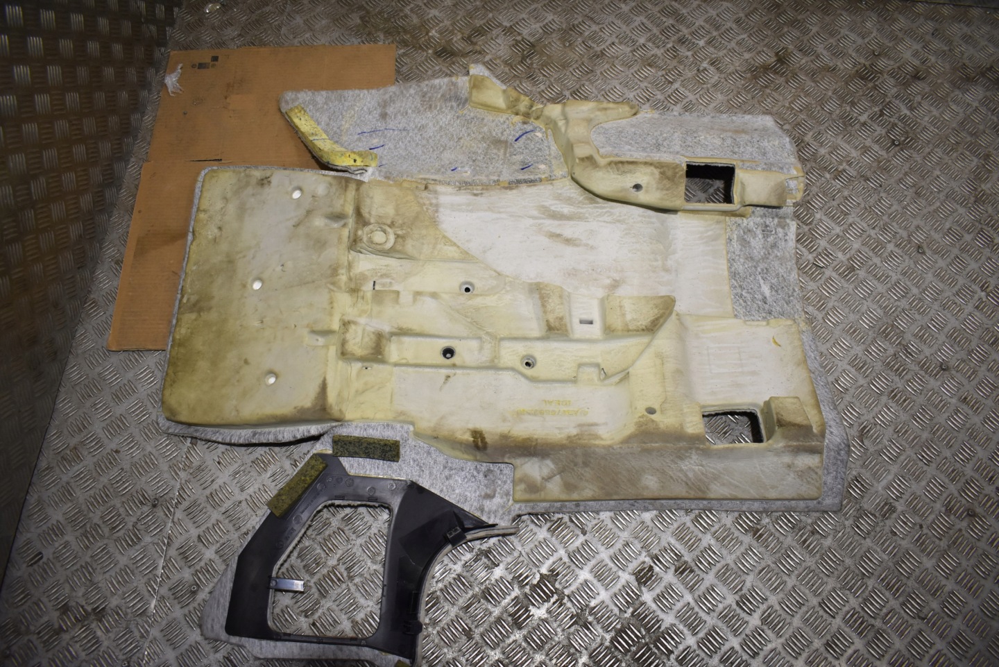carpet front right MERCEDES W217 COUPE 1