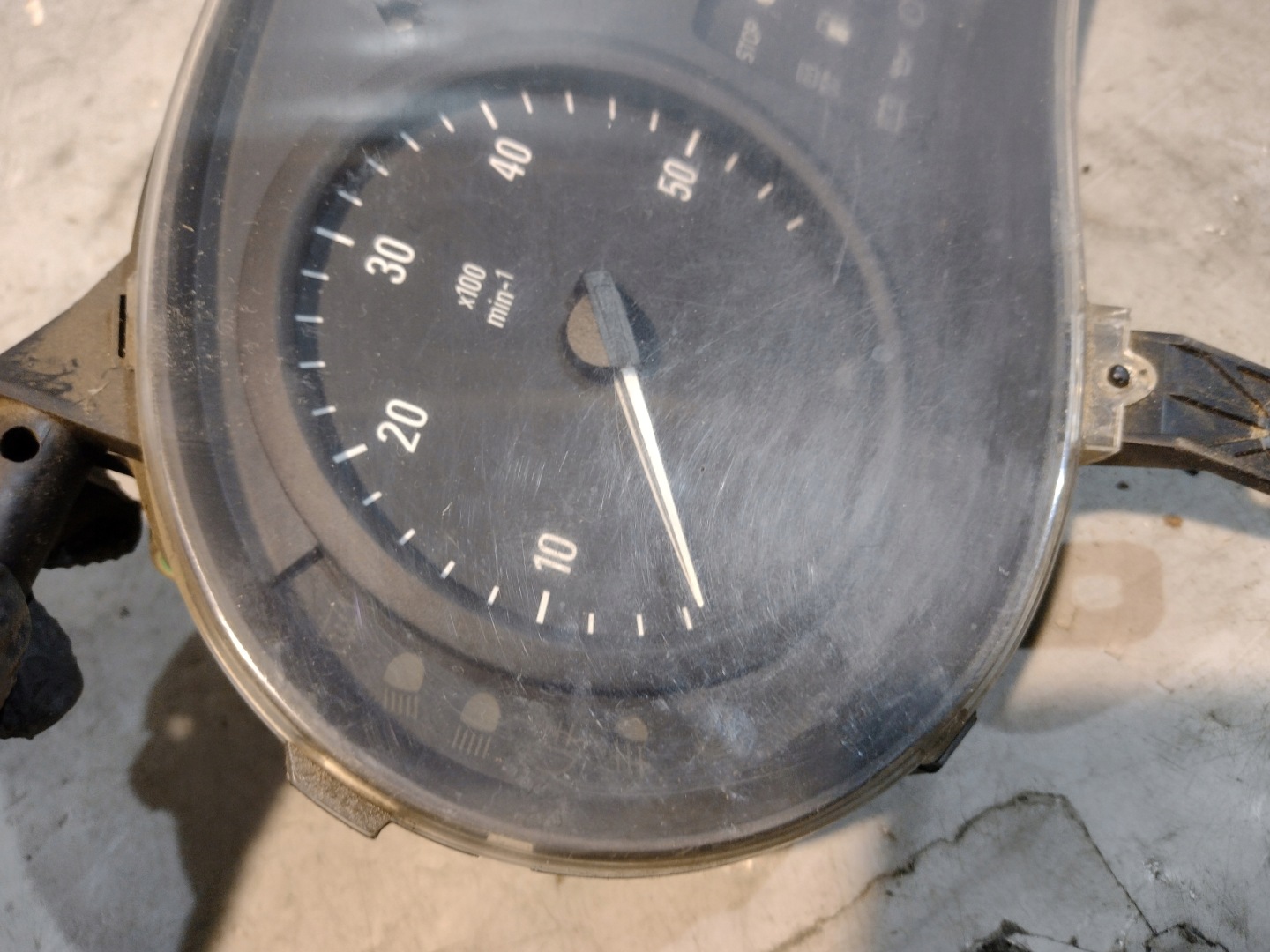 dials dials Nissan Interstar and 1 2,5DCI P8200408677G